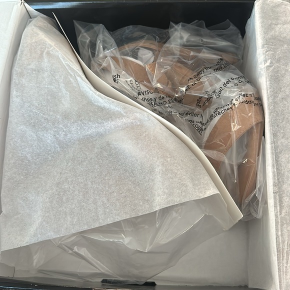 Torrid Tapered Heel size 8WW - Picture 2 of 2